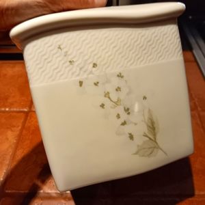 Croscill Floral Ceramic Tissue Box Cover